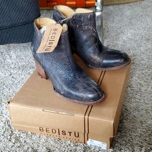 Bed Stu YELL booties size 10